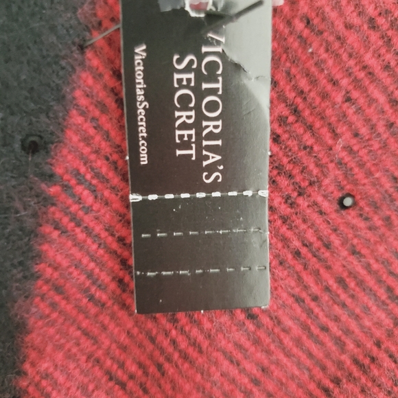 Victoria's Secret scarf NWT - Picture 8 of 8